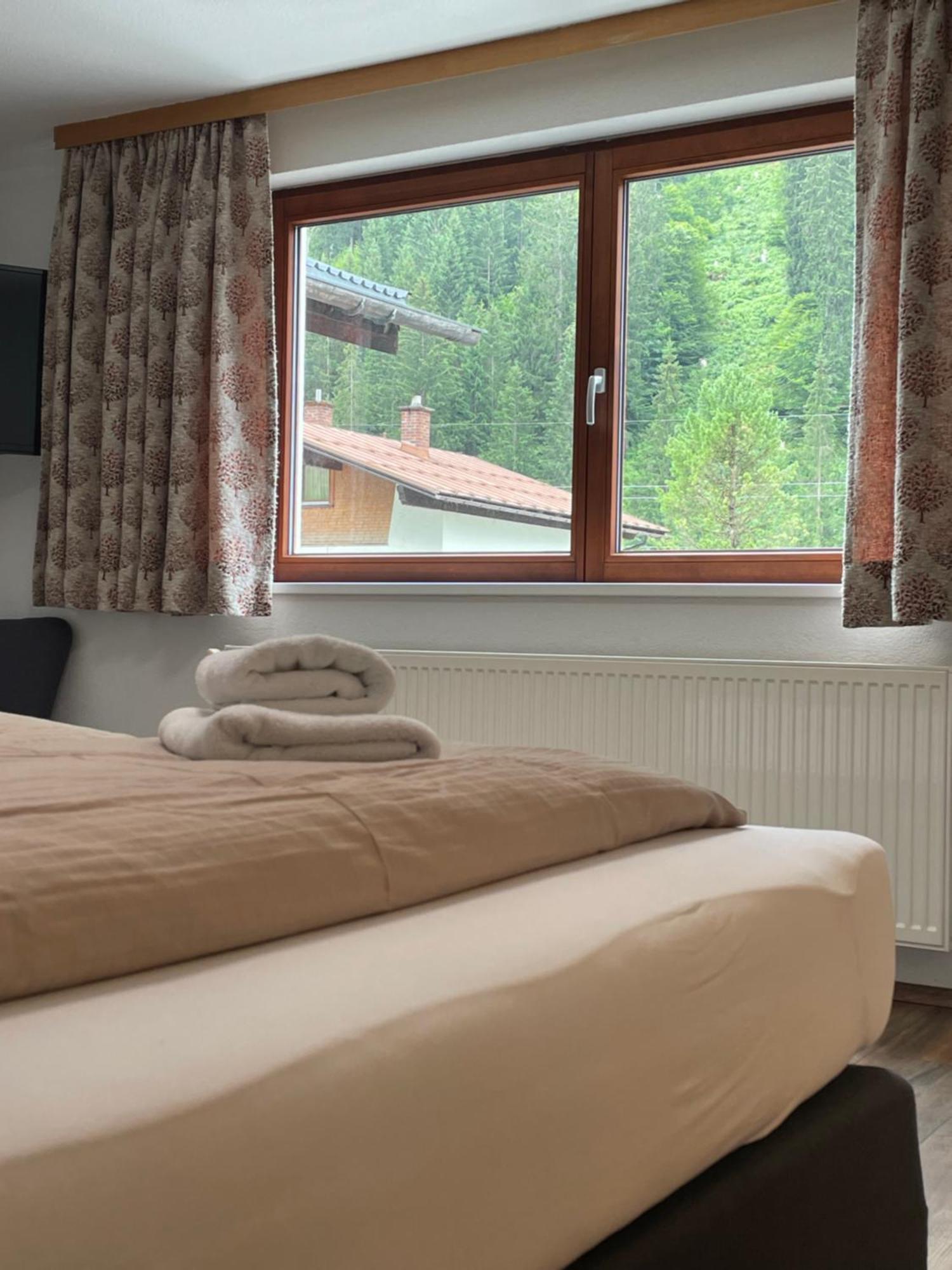 Haus St. Martin Hotel Klosterle am Arlberg Exterior photo